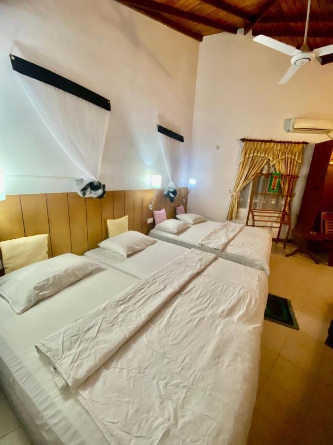 Hikka Paradise Guest House Хиккадува Экстерьер фото