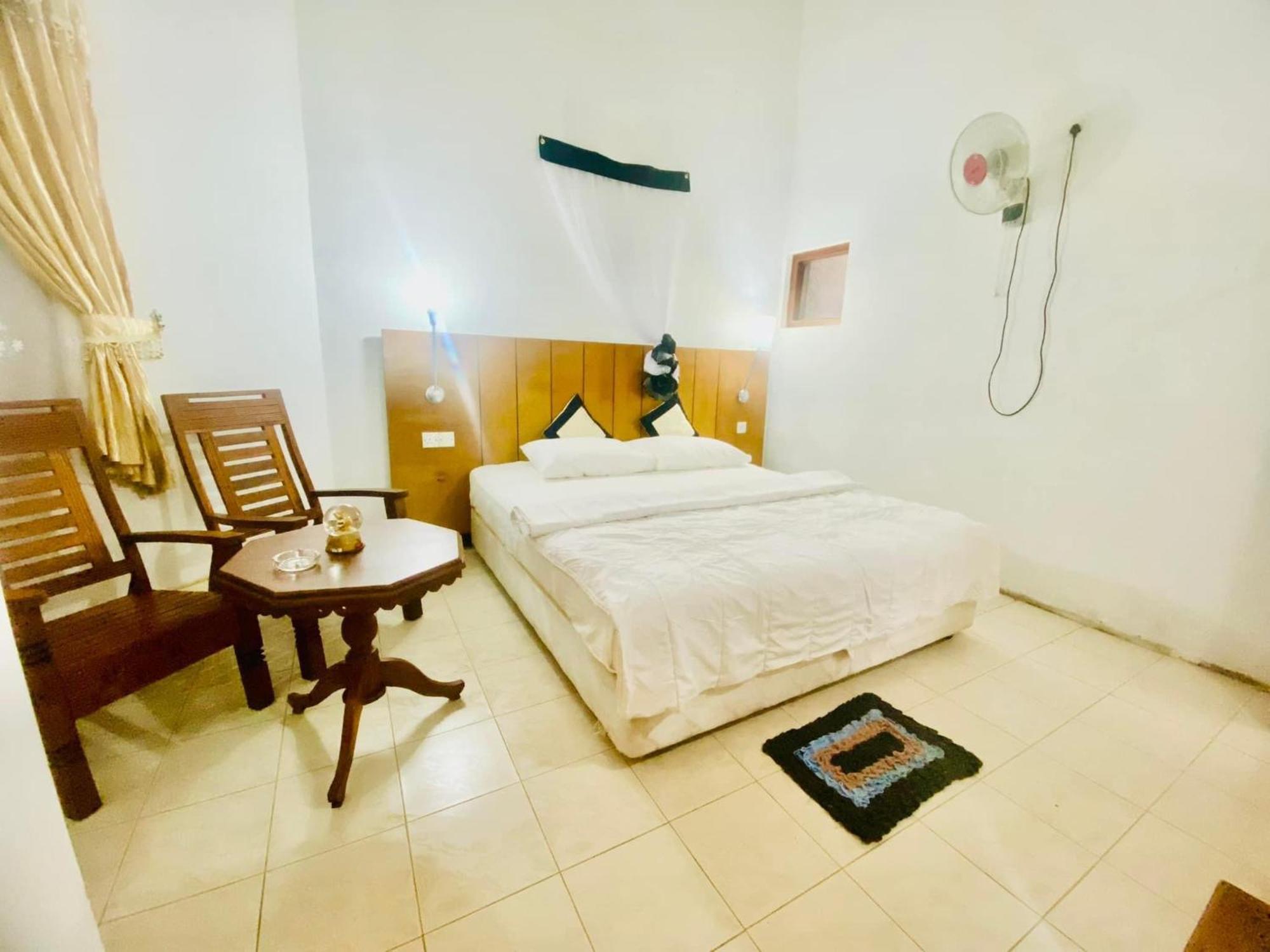 Hikka Paradise Guest House Хиккадува Экстерьер фото
